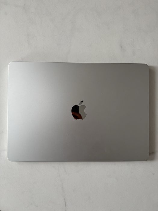 MacBook Air 15" M2 256 GB - Ca nou, 2024, folosit foarte puțin