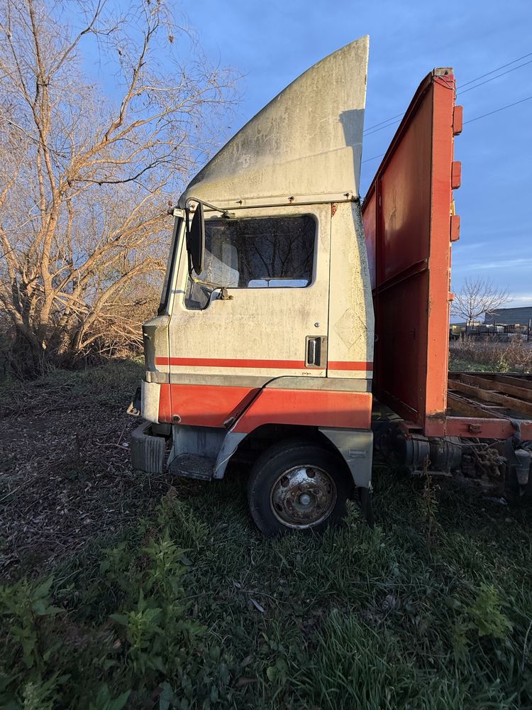 Бус Nissan L80.14 на части или цял