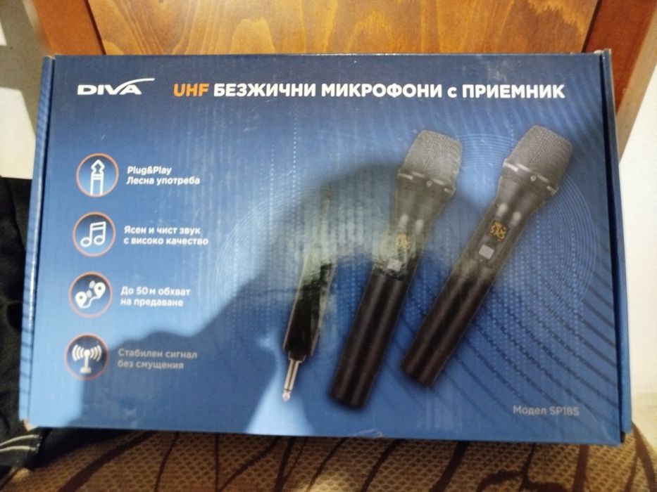 Колона Sony MHC-V13 със два микрофона комплект