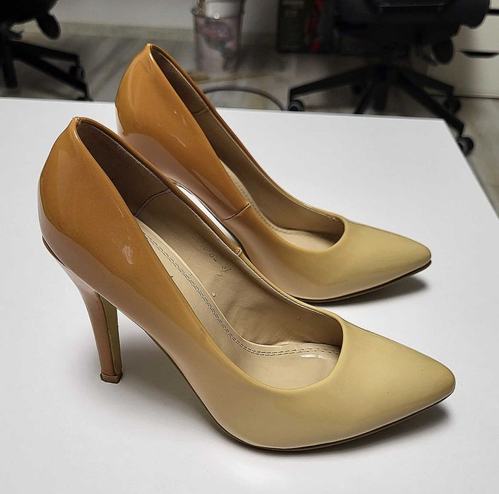 Pantofi stiletto eleganți din piele naturală, în două nuanțe