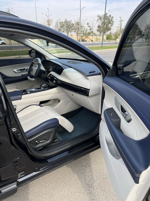 Dongfeng Aeolus Huge Hybrid