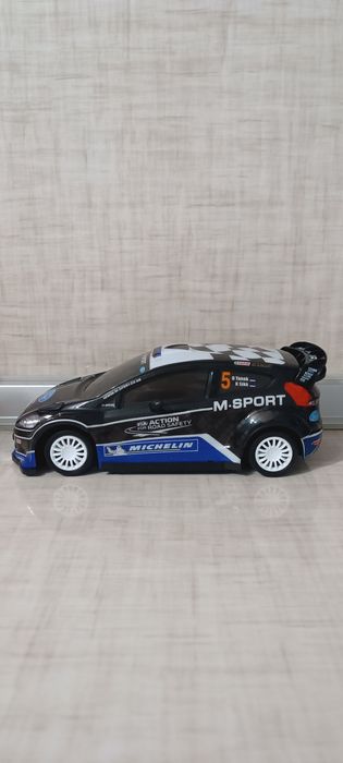 Дистанционно управляема състезателна кола Ford M-Sport