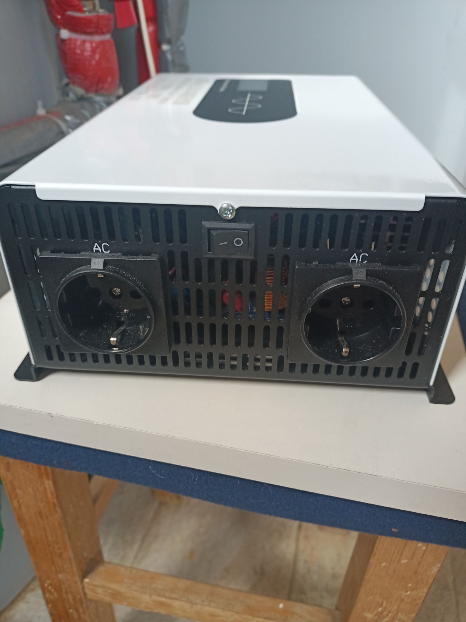 Invertor 5000w la varf si 2600w putere continua, la 48 v