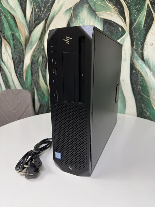 Современный компьютер HP Z2 8-го поколения i3-8100 4 физических ядра