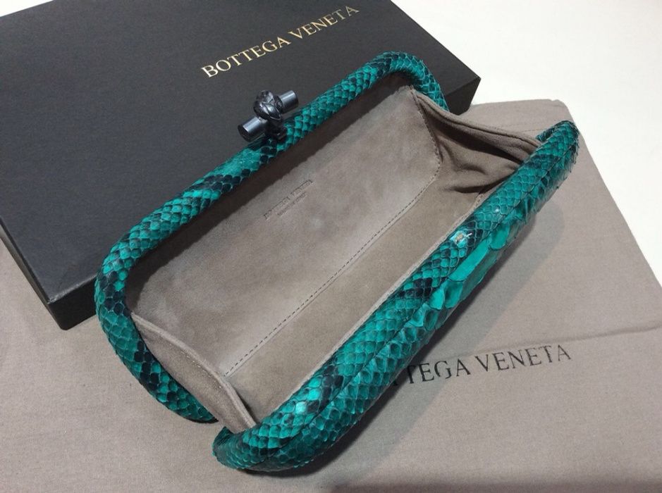 Geanta/clutch Bottega Veneta/piele naturală 100%/cutie săculeț