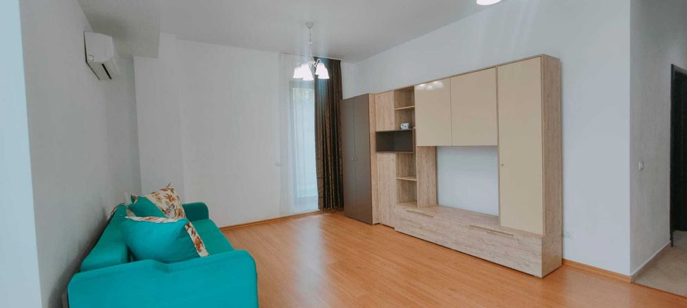 Inchiriez apartament 2 camere, decomandat, Hlincea, str Manastirii
