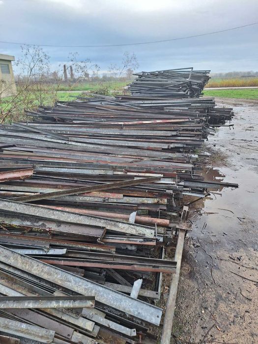 Конструкция за стъклена оранжерия.