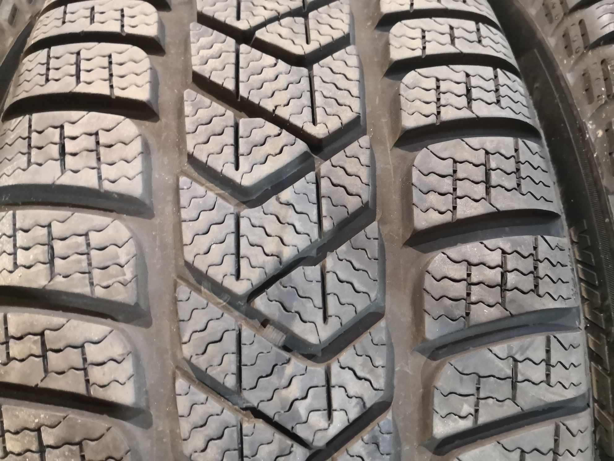 225 45 18 цола гуми Pirelli dot 19 20