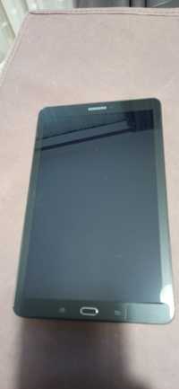 Tableta Samsung SM-T561