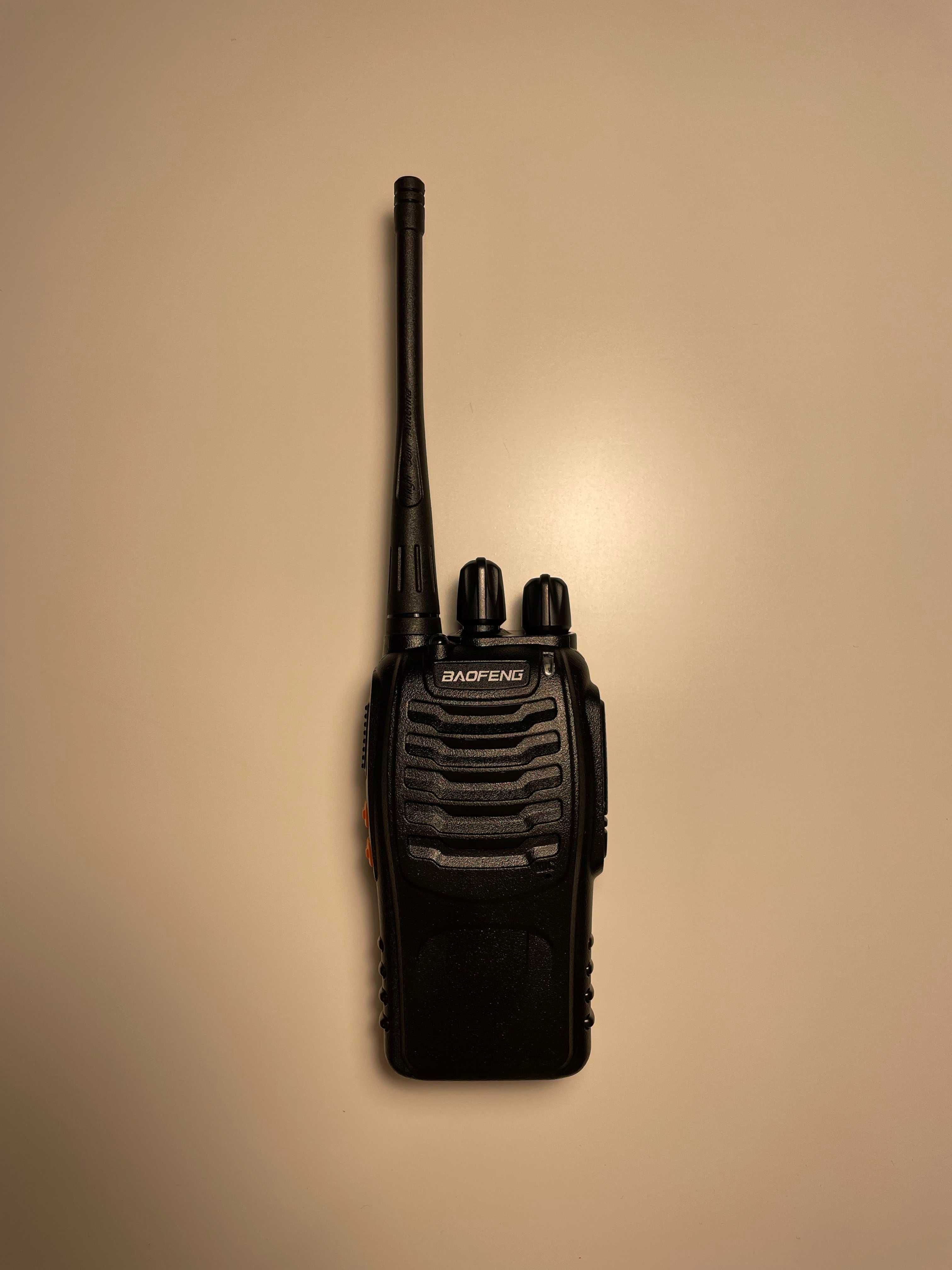 Set 2 stații radio walkie talkie Baofeng BF-888S 5 wați, 16 canale PMR