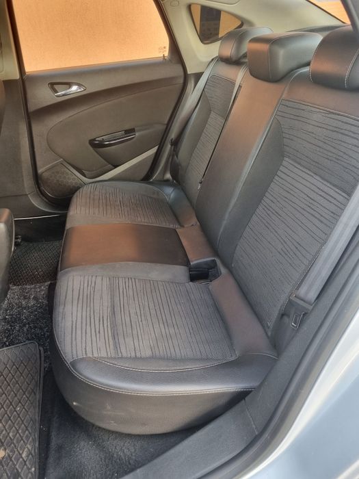 Vând Opel Astra J 2016 1.6 benzina+GPL