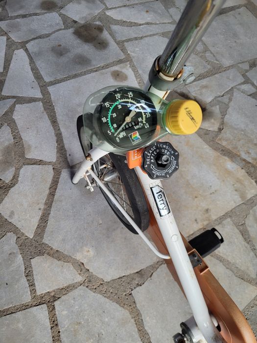 Продавам 2 бр фитнес уреди, велоергометър