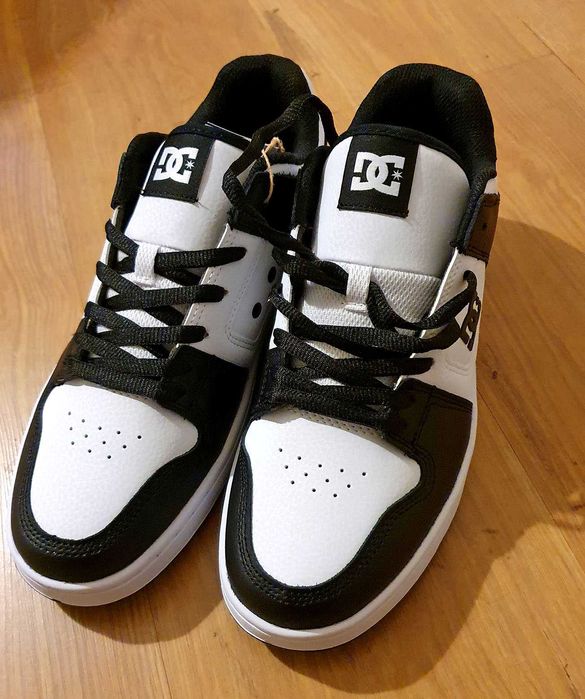 DC Shoes Сникърси чисто нови