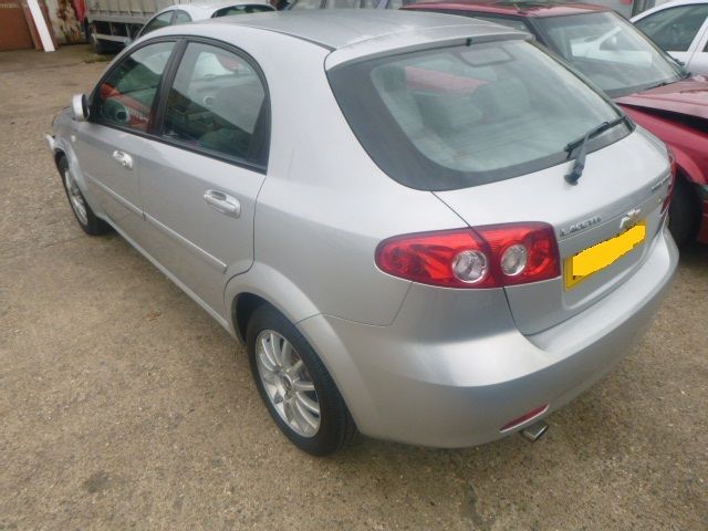 Aripa spate Chevrolet Lacetti Haion Chevrolet Lacetti polita portbagaj