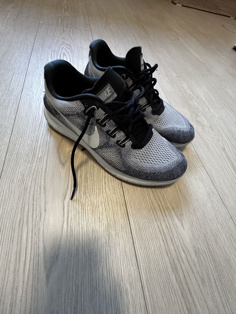 Pantofi de alergat nike