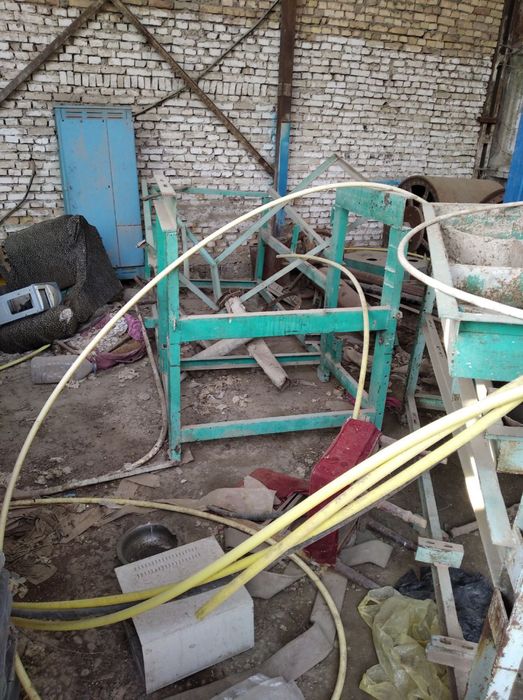 Xojat xona qogozi ishlab chiqaradigan aparat