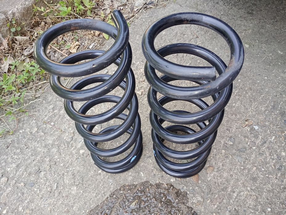 Arcuri spate Infiniti FX35 și FX45 2003-2008