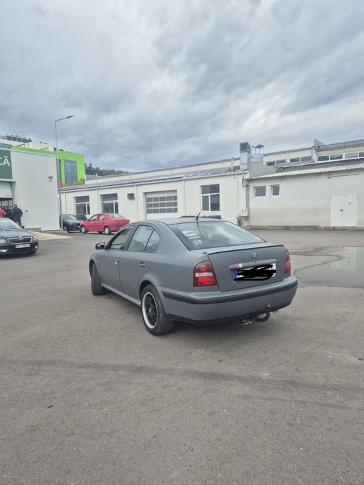 Vand skoda octavia 1 avariata