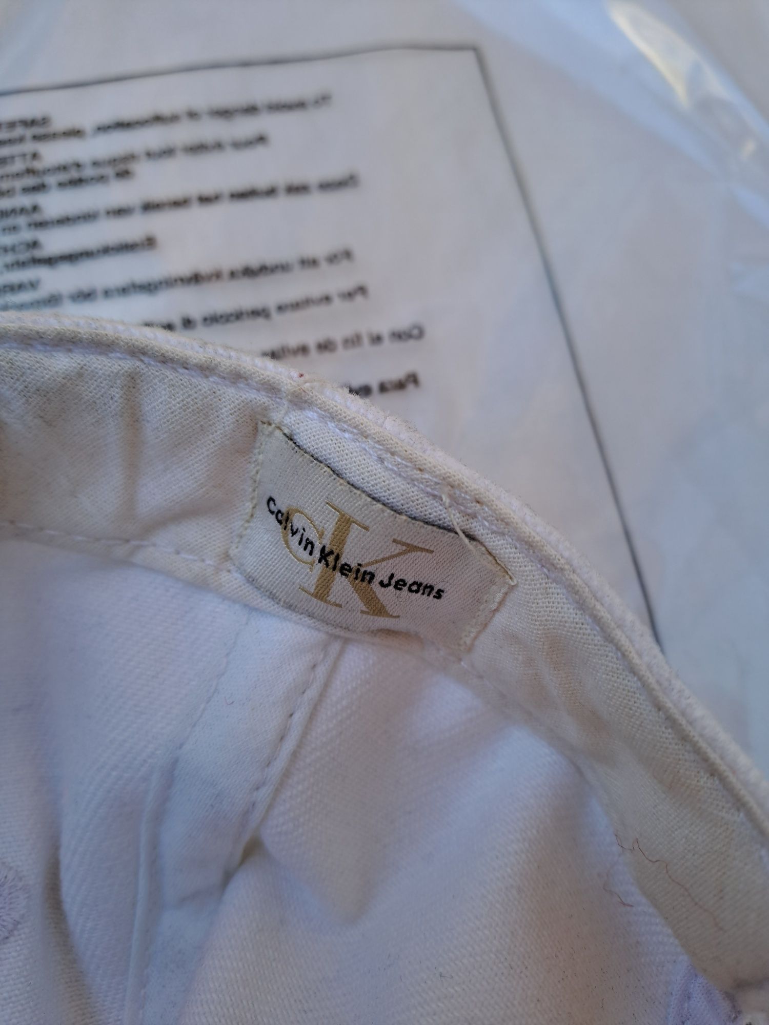 Шапка на Calvin Klein Jeans