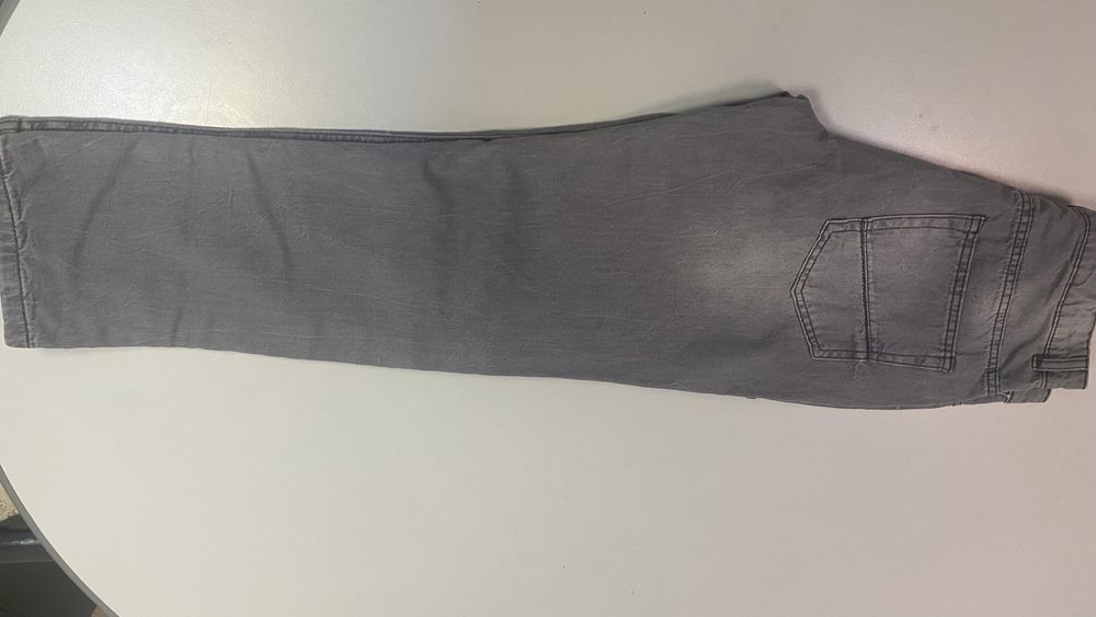 Vand blugi gri noi marimea 170 Reserved