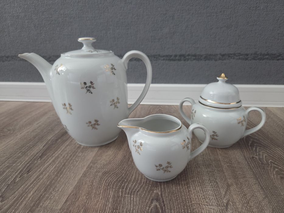 Красив порцеланов комплект