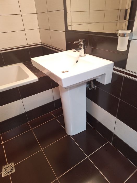 Lavoar cu picior pentru baie