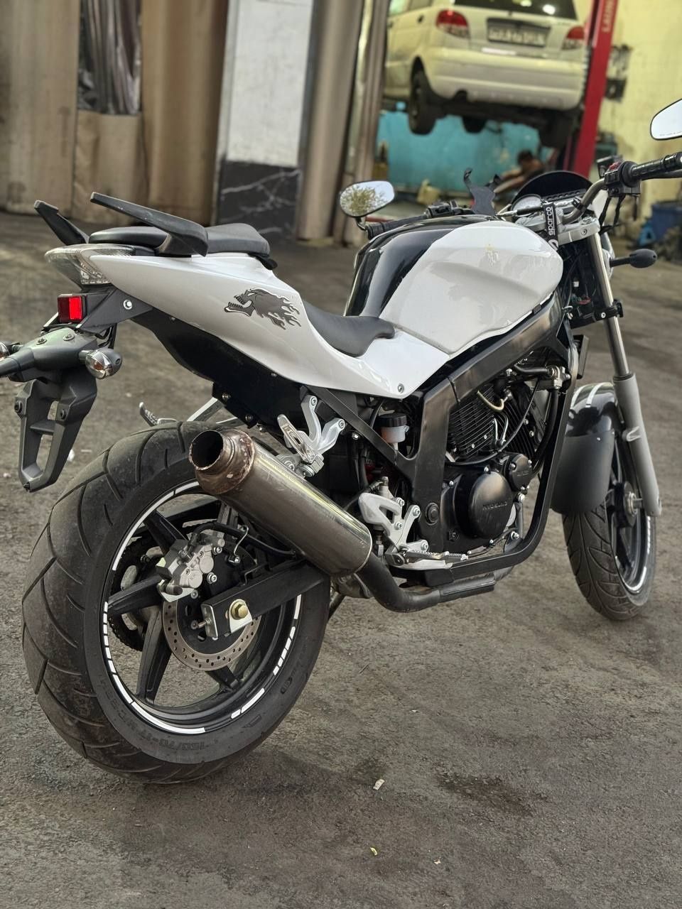 Huyosung gt 250cc sotiladi