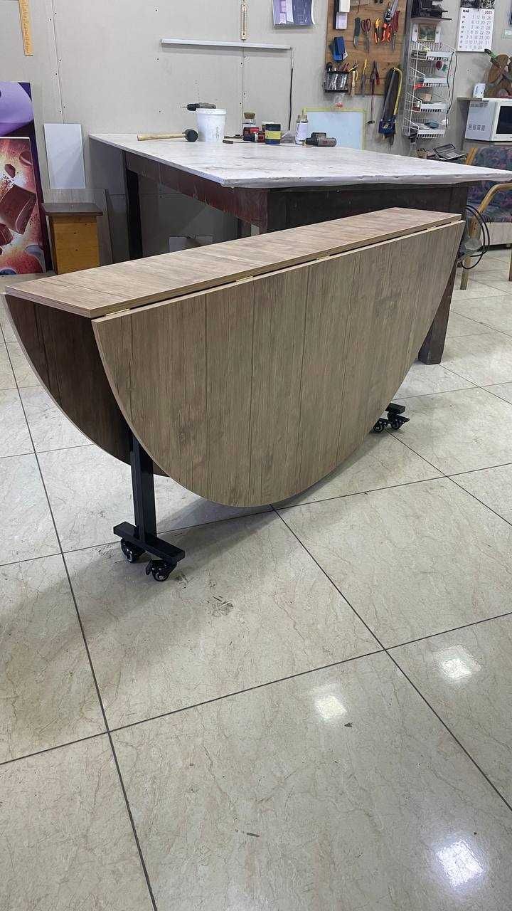 Стол круглый в гостинную