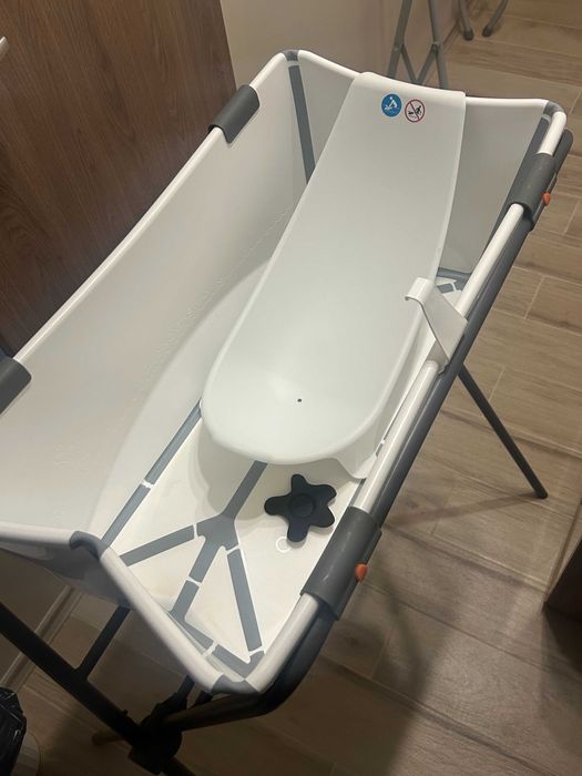 Stokke Flexi сгъваема вана за бебе с подложка за новородено и стойка