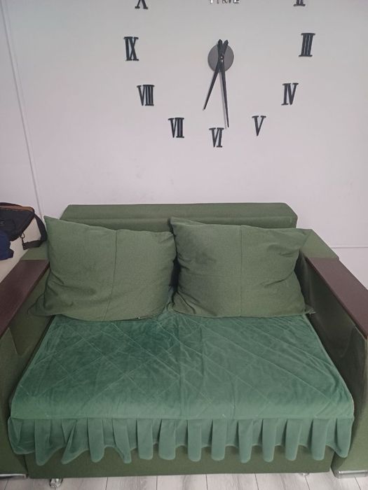 Продам диван с креслами