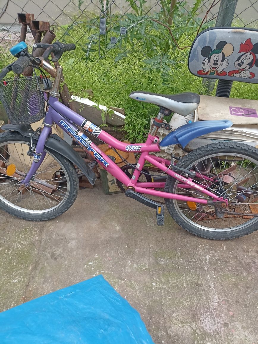 Запазено детско колело.