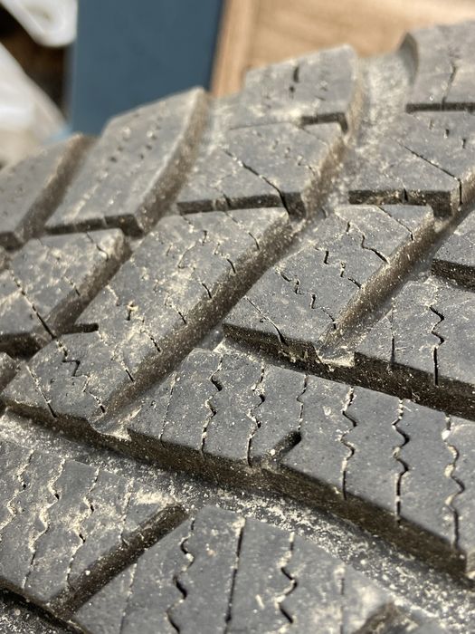 215 50 17 Hankook Зимни