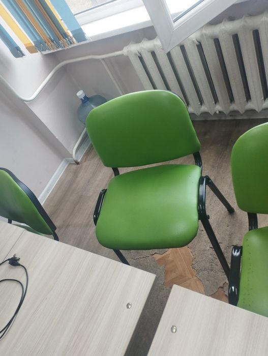 Парты, столы, доска маркерная продается связи с переездом