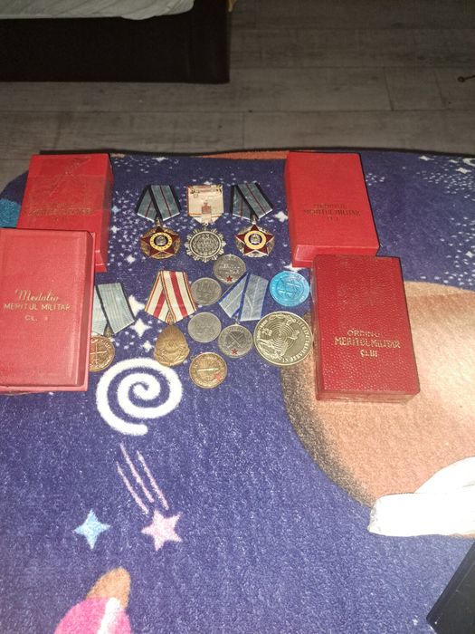 Medali vechi de vânzare, aștept o oferta