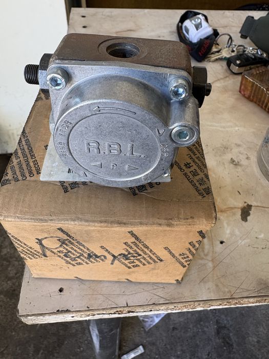 Помпа за горелка RIELLO