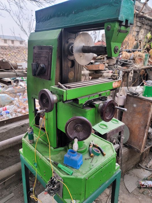 Фрезерный станок по металлу