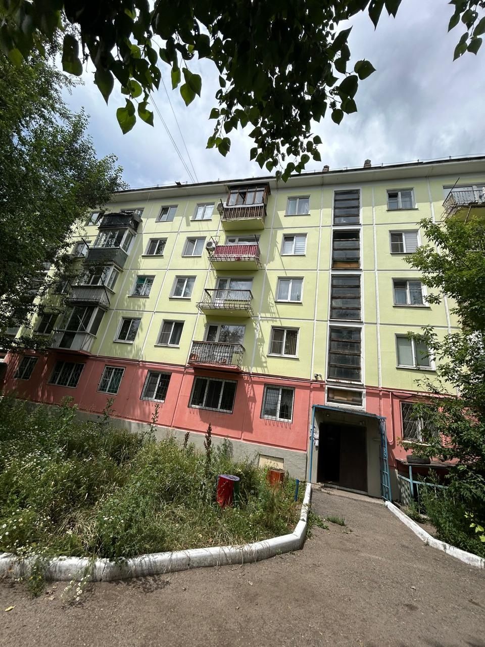 Продаётся 1,5 - ка по ул. Казахстан, 126