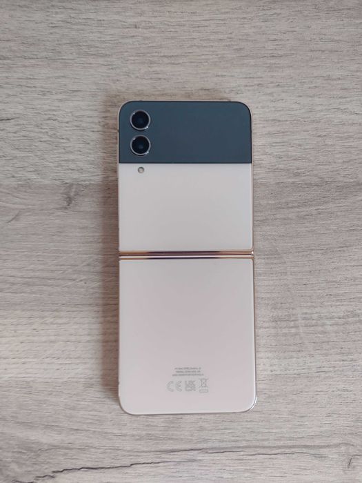 Samsung Z Flip 3 / 4