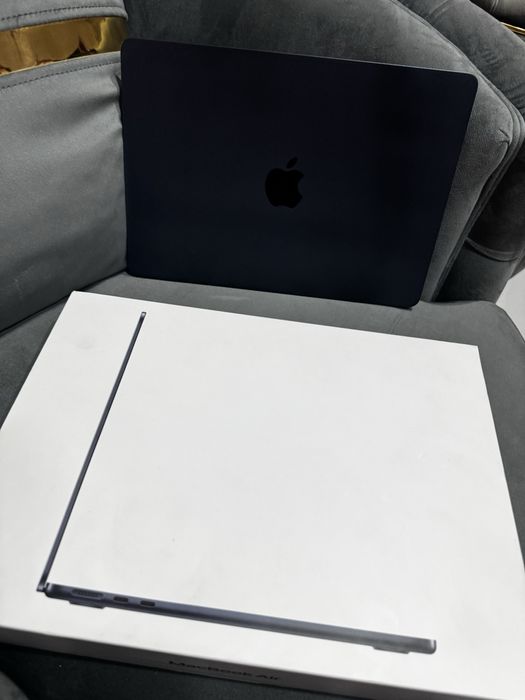 Macbook Air 13 M2  16  Ram / 256 gb