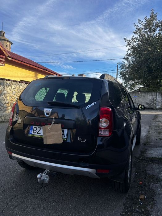 Vând Dacia Duster