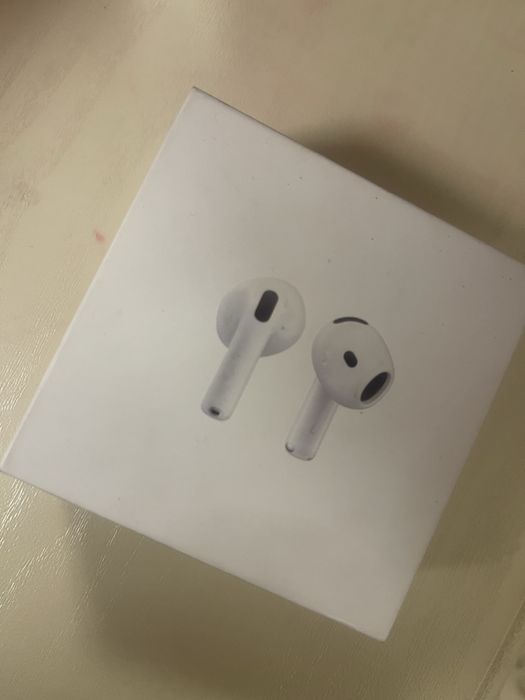 срочно наушники Airpods 4