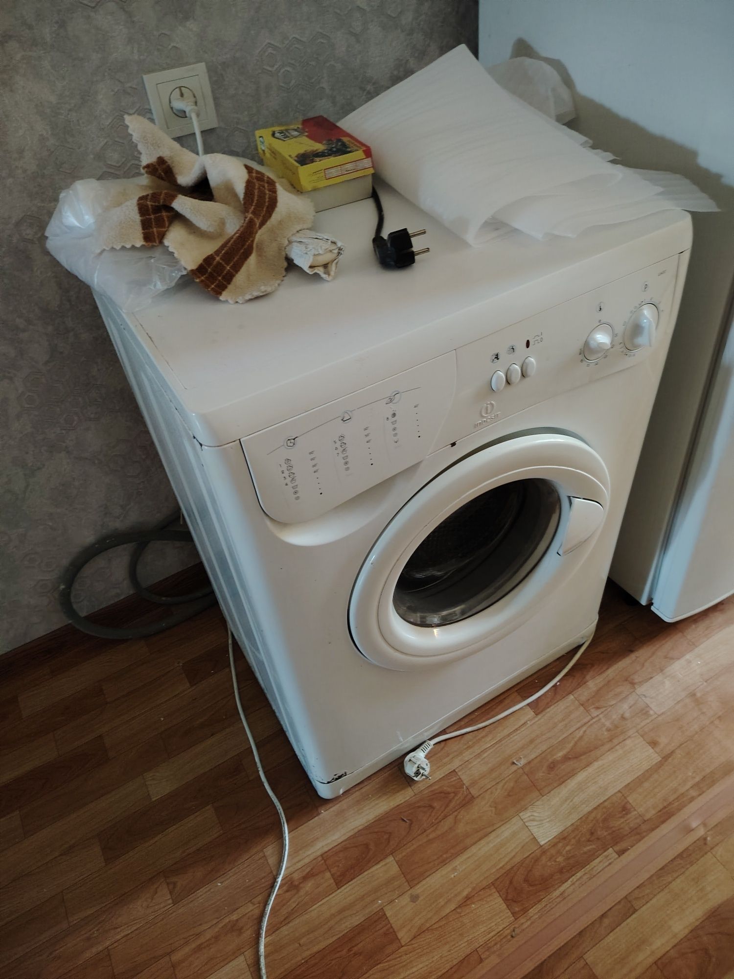 Продаю стиральную машину