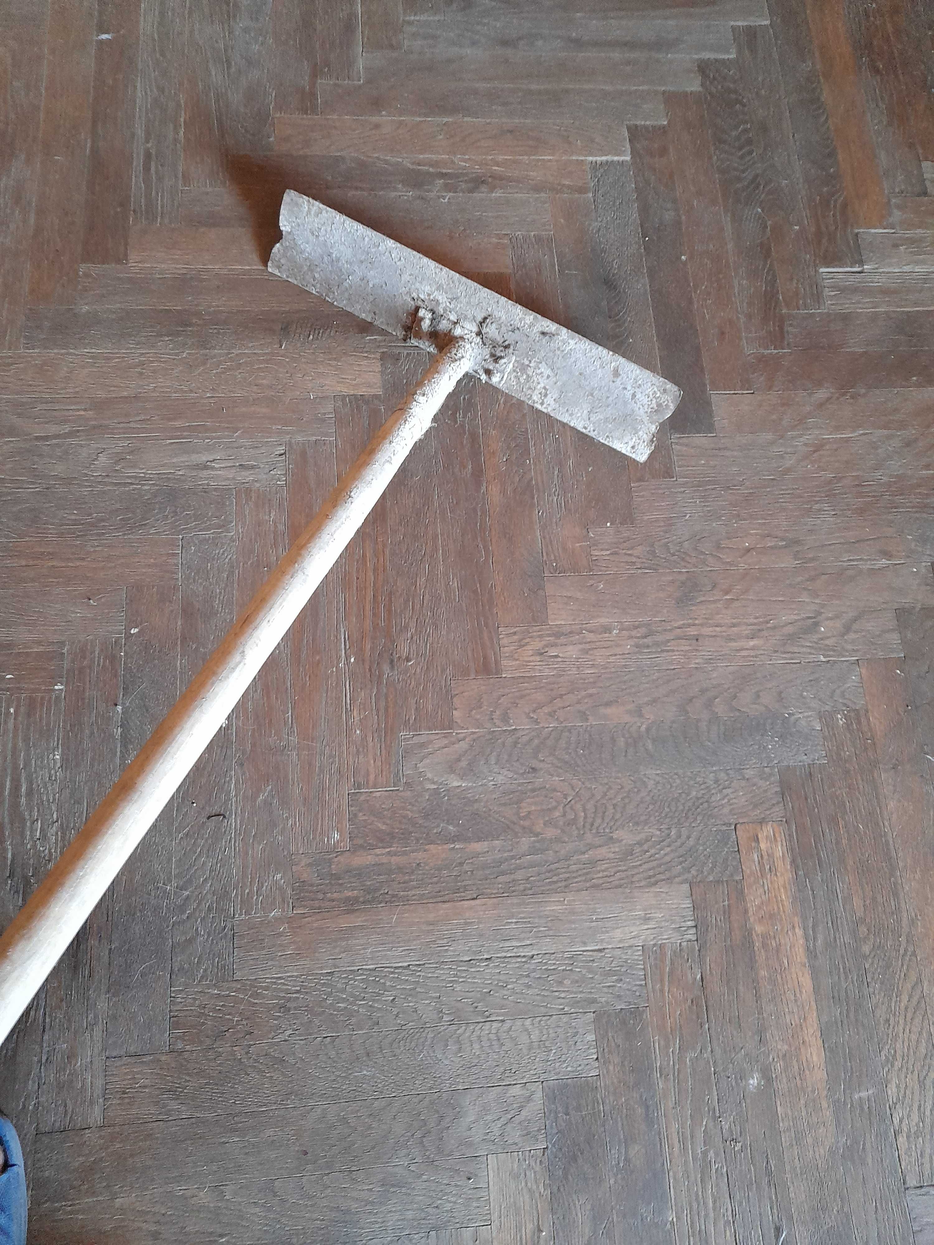 Lopata nivelat beton