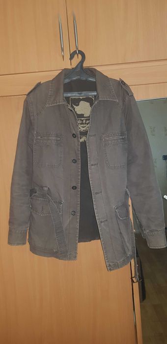 продаю джинсовую куртку
