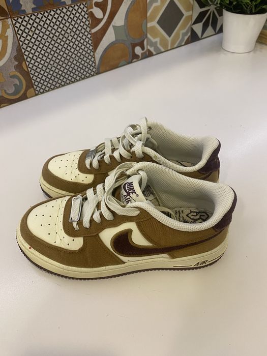 Маратонки и зимни обувки за момче в идеално сьстояние.