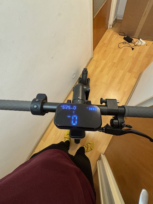 Trotineta Electrica Navee N65, 25km/h. Autonomie 65km