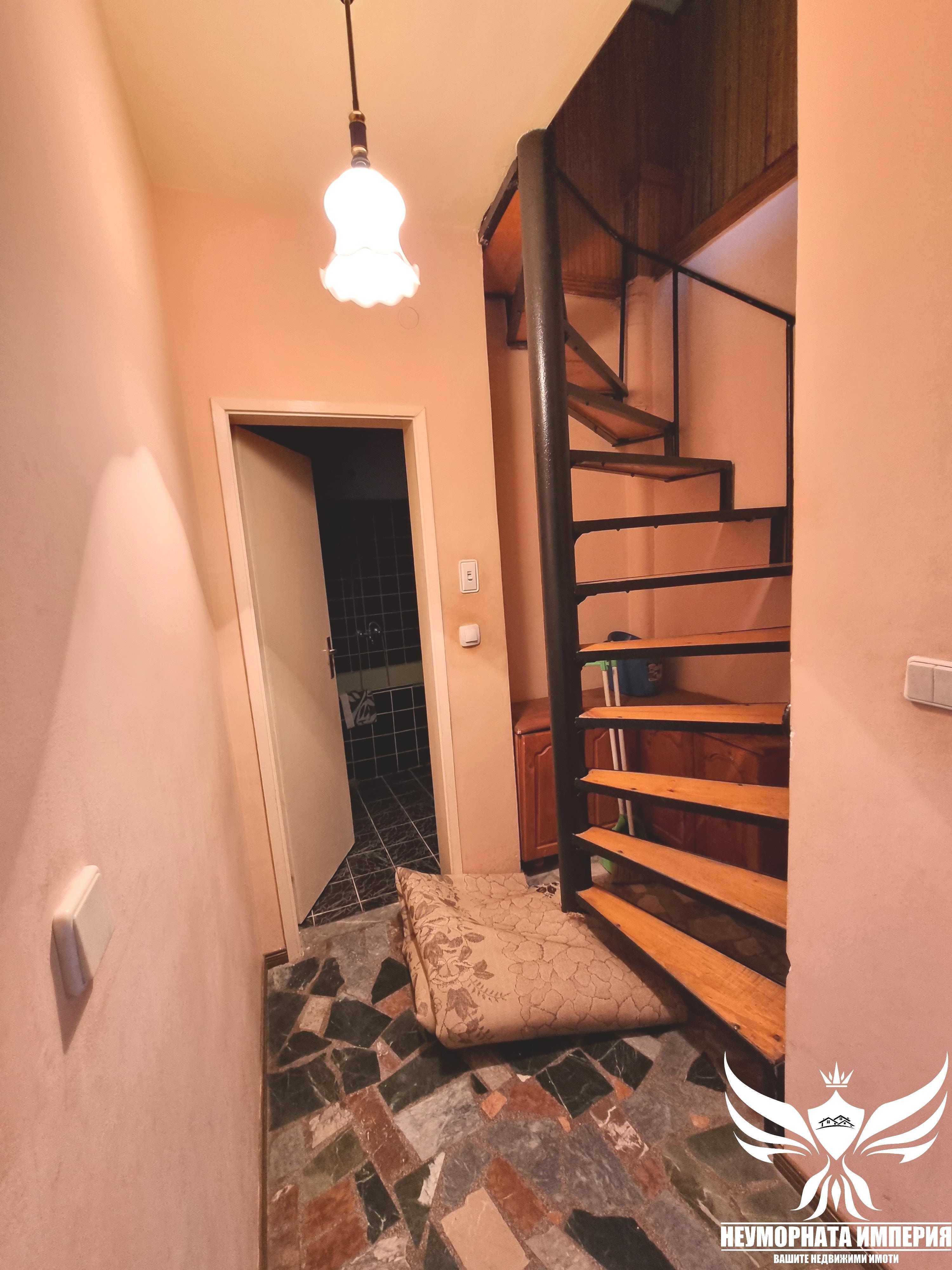 Продавам тристаен/двуетажен мезонет 87РЗПкв гр.Асеновгрд, център