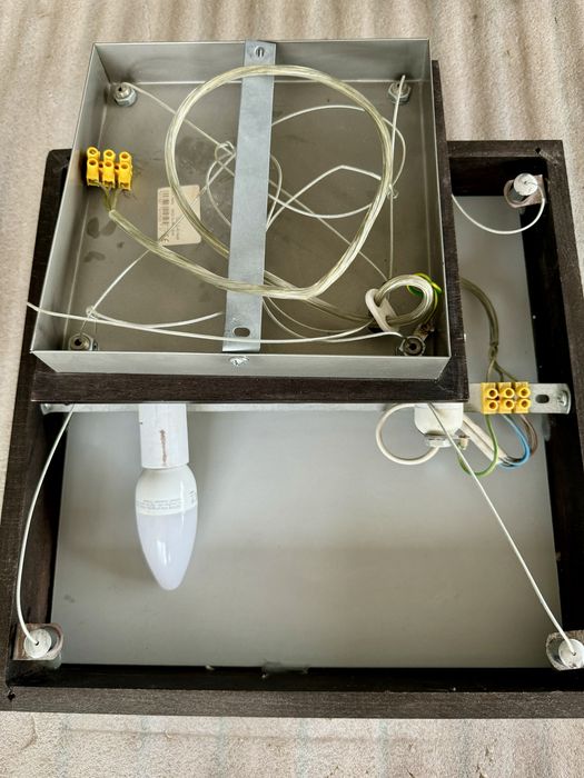 Lustra lemn bec led