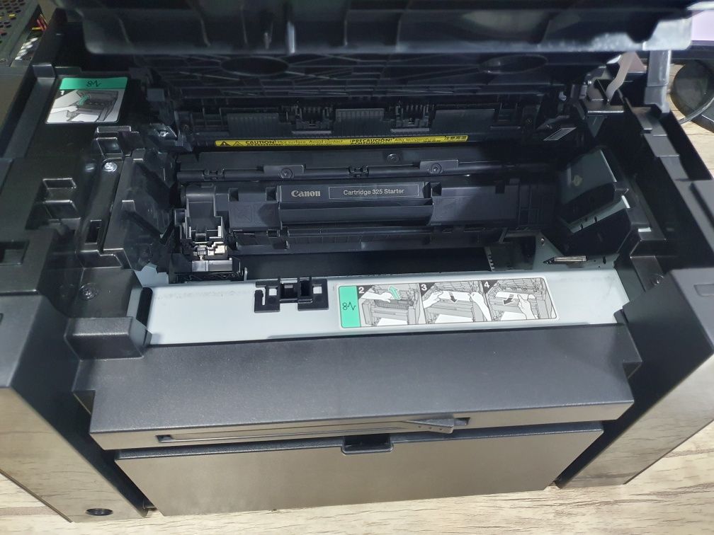 Canon 3 в 1  MF 3010 в идеальном состоянии