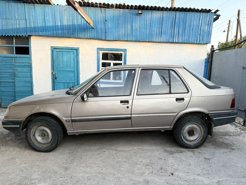 Машина Пежо 309 дизель